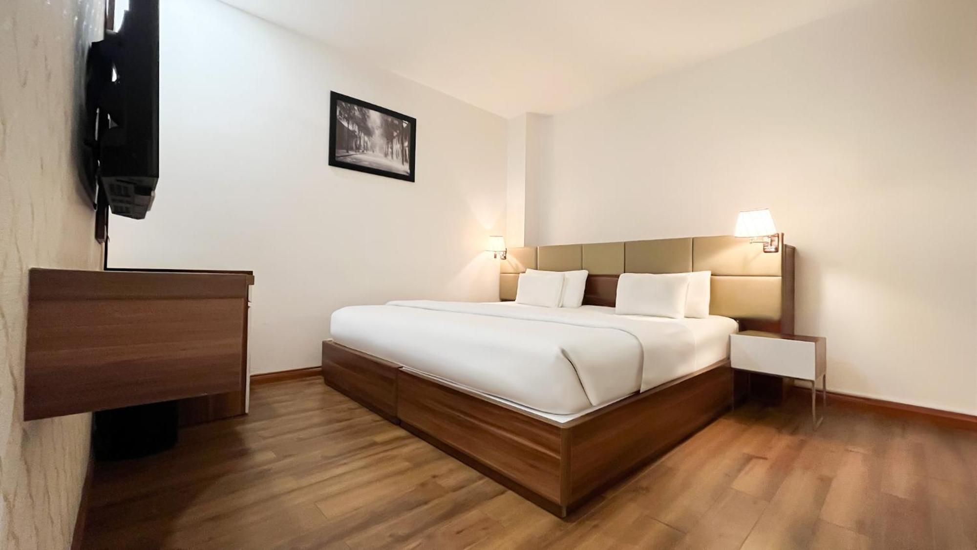Hotel A25 - 29 Le Thi Hong Gam