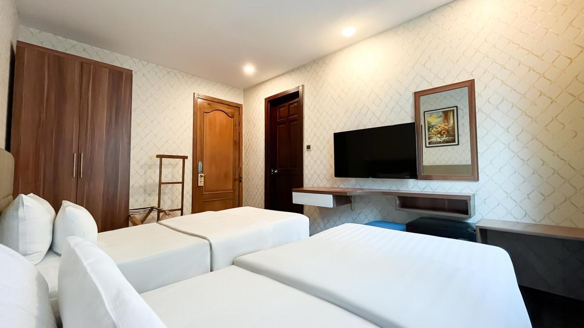 Hotel A25 - 29 Le Thi Hong Gam Ho Chi Minh City
